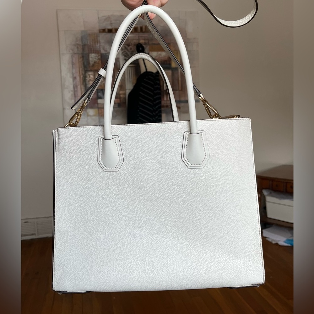Michael Kors white pebbled leather (EUC) accordion tote- purse - Picture 5 of 17